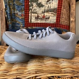 Atoms model 000 Womens size 9.5